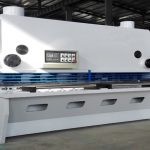 CNC हायड्रोलिक गिलोटिन कातरणे मशीन चिलीला निर्यात केली जाते
